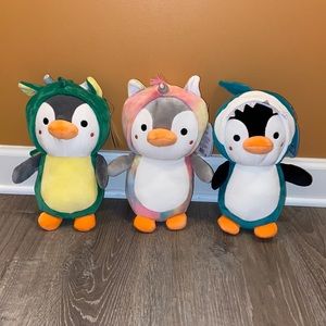 squishmallow hug mees penguin
